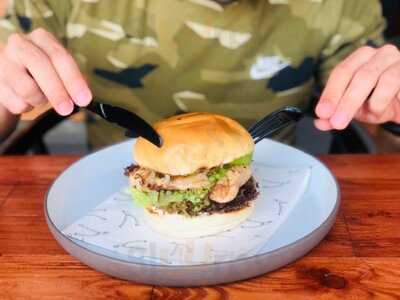 ‪the Roost Rotisserie‬