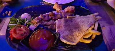 مطعم و مقهى الفينيق