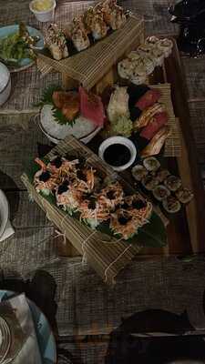 ‪breeze Beach Grill‬