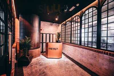 ‪district Bar, Lounge & Bistro‬