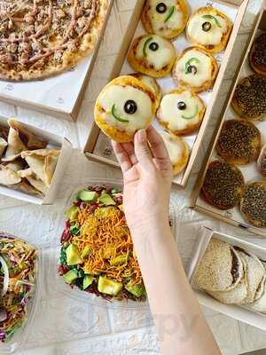 ‪kaak Al Manara Bakery & Eatery‬