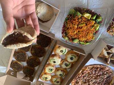 ‪kaak Al Manara Bakery & Eatery‬