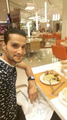 ‪backstreet Cafe‬