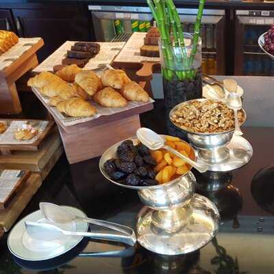 ‪waldorf Astoria Club Lounge‬