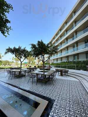 ‪81 All Day Dining‬