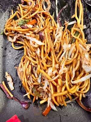 ‪chang's Golden Dragon‬