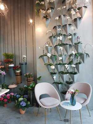 ‪chapter One Floral Cafe‬