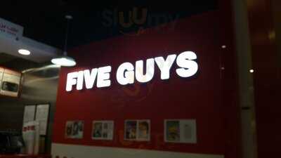 ‪five Guys‬