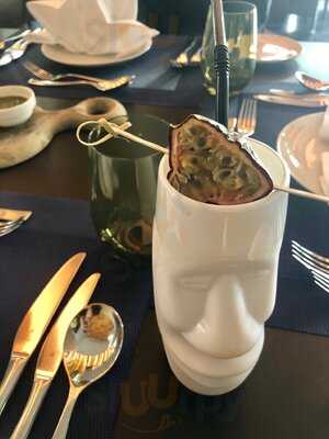 ‪ari - Poolside Restaurant & Bar‬