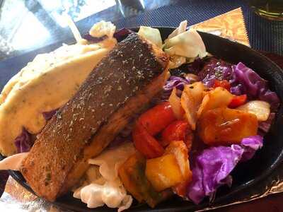 ‪ari - Poolside Restaurant & Bar‬