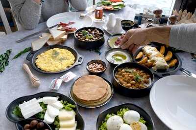 ‪meritta Fish And Shrimps‬