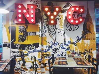 ‪yellow Cab Pizza Co‬