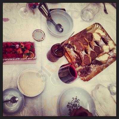 ‪902 Restaurant & Cocktail Bar‬