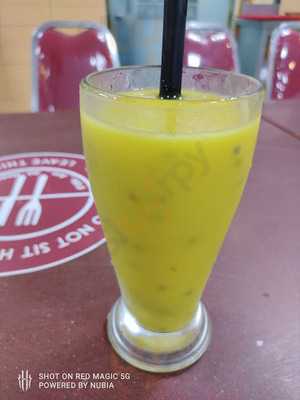 ‪eat & Drink Restaurant‬