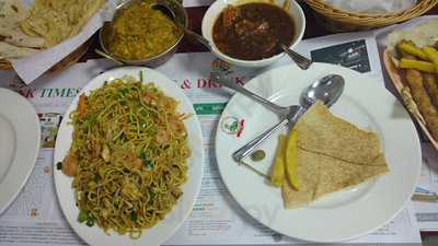 ‪eat & Drink Restaurant‬