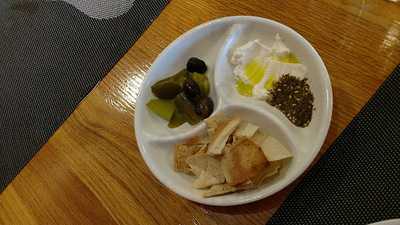 ‪labneh Wa Zaatar Restaurant‬