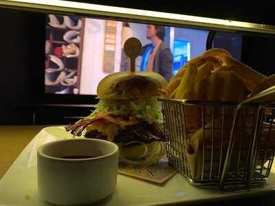 ‪guy Fieri Jebel Ali Kitchen & Bar - Reel Cinemas‬