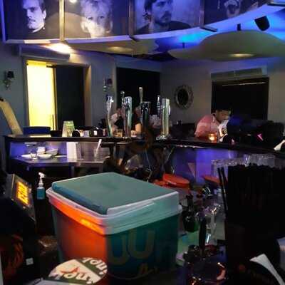 ‪the Liquid Lounge‬