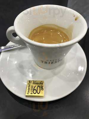 ‪caffe Trieste‬
