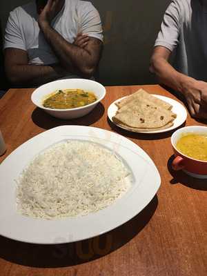 ‪beans And Bites‬