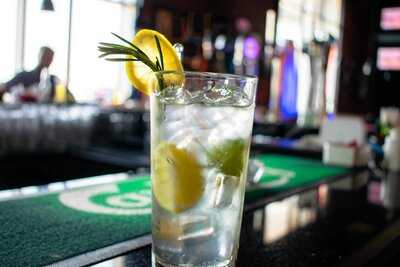 ‪bricks Sports Lounge‬