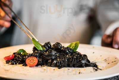 ‪carino's Italian Grill‬