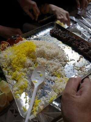 ‪al Fareej Restaurant & Bakery‬