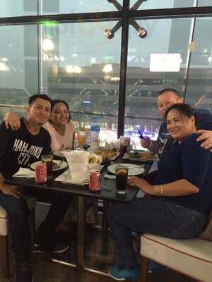 ‪zone Lounge Restaurant‬