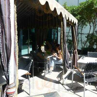 ‪zone Lounge Restaurant‬