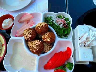 ‪mazah Restaurant‬