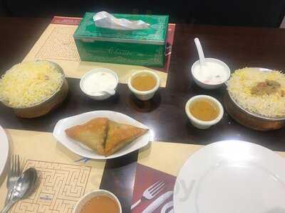 ‪falcon Oasis Floating Restaurant‬