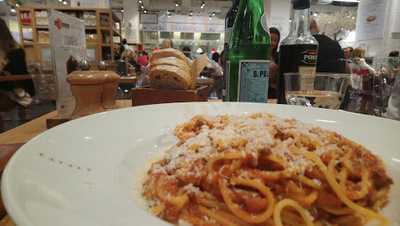 ‪romano's Macaroni Grill‬