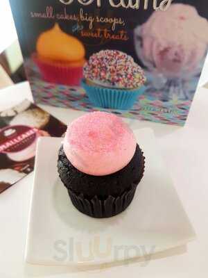 ‪smallcakes A Cupcakery‬