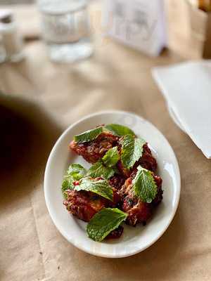 ‪grilled N Thrilled‬