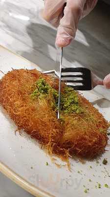 مطعم بسبورس دبي مول