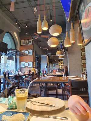 مطعم بسبورس دبي مول