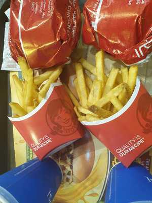 ‪wendy's Arby's‬