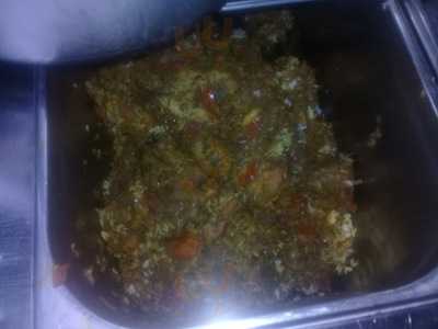 ‪red Apple Cafeteria‬