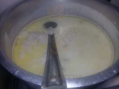 ‪red Apple Cafeteria‬