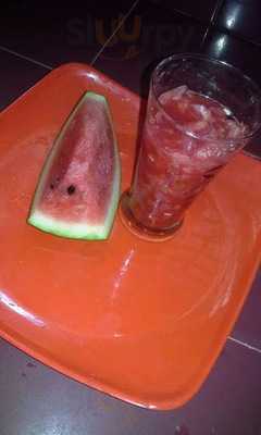 ‪red Apple Cafeteria‬