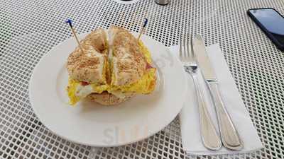 ‪the Breakfast Shop‬