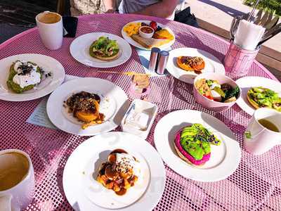 ‪the Breakfast Shop‬