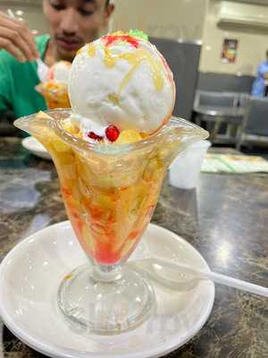 ‪al Madina Cafeteria‬