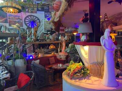 ‪piccolo Mondo Bay‬