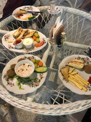 ‪al Bareeda Cafeteria‬