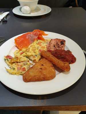 ‪al Amwaj Cafeteria‬