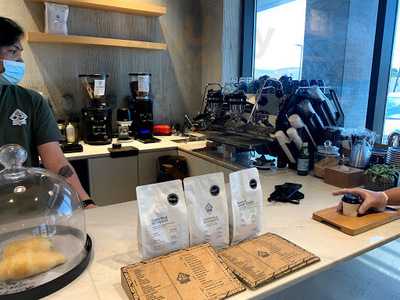 ‪zero Four Speciality Coffee‬