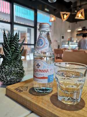 ‪zero Four Speciality Coffee‬