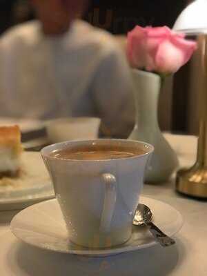 ‪café Des Artistes‬