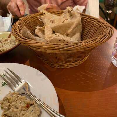 ‪castello Restaurant And Cafe‬